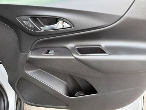 Used 2019 Chevrolet Equinox LT FWD image 21
