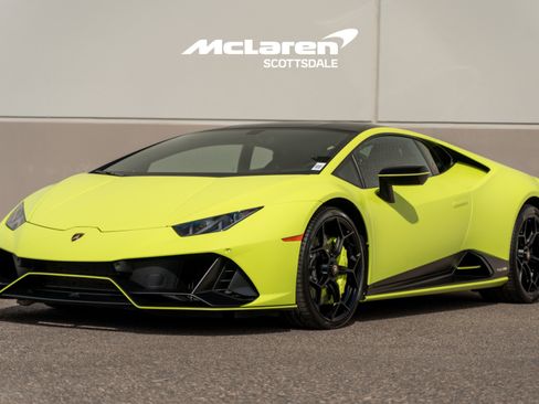 Used 2022 Lamborghini Huracan EVO image 3