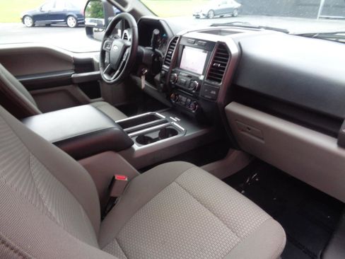 Used 2017 Ford F150 XLT w/ Equipment Group 302A Luxury AWD/4WD image 13