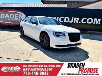 Used 2023 Chrysler 300 Touring w/ Safetytec Plus Group