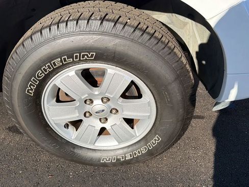 Used 2009 Ford Explorer XLT image 8