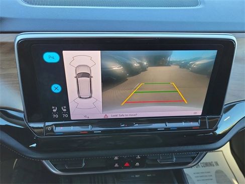 Used 2025 Volkswagen Atlas SE image 22