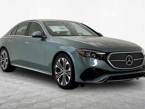 New 2026 Mercedes-Benz E 350 4MATIC Sedan image 3