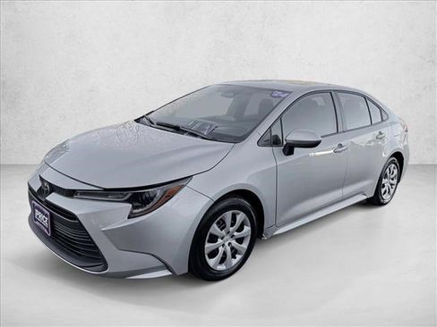 Used 2024 Toyota Corolla LE image 1