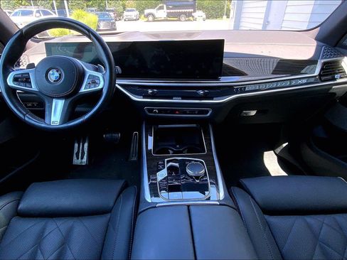 Used 2024 BMW X5 xDrive40i w/ M Sport Package AWD/4WD image 12