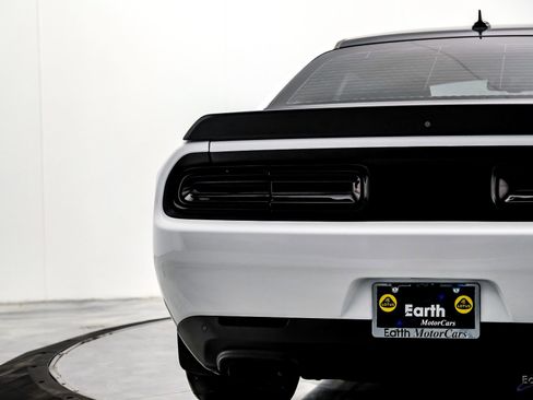 Used 2021 Dodge Challenger SRT Hellcat Redeye image 15