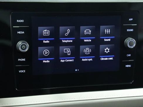 New 2025 Volkswagen Taos SE FWD image 19