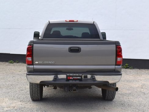 Used 2006 Chevrolet Silverado 2500 W/T AWD/4WD image 4