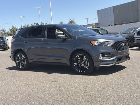 Used 2019 Ford Edge ST w/ Convenience Package AWD/4WD image 3