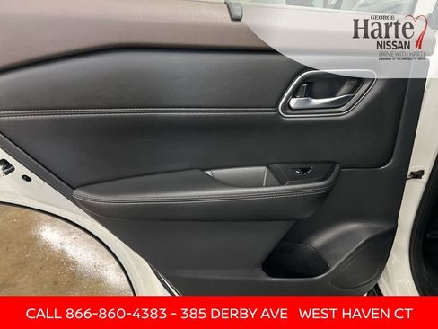 Used 2021 Nissan Rogue SV w/ Premium Package AWD/4WD image 19
