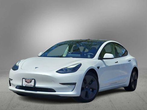 Used 2023 Tesla Model 3 Standard Range RWD image 1