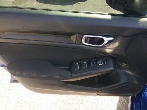 Used 2023 Honda Civic Sport image 17