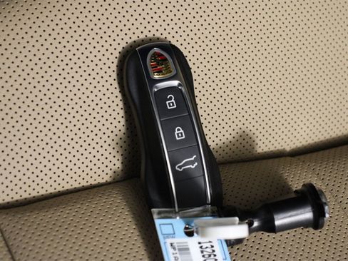 New 2026 Porsche Cayenne image 23