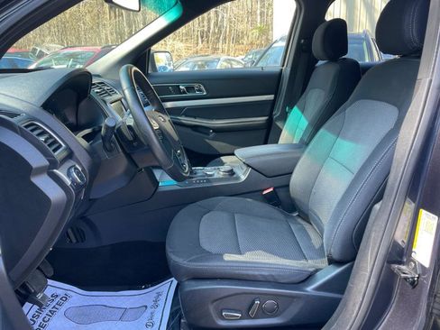 Used 2017 Ford Explorer XLT w/ Equipment Group 201A image 16