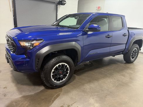 Used 2024 Toyota Tacoma TRD Off-Road image 6