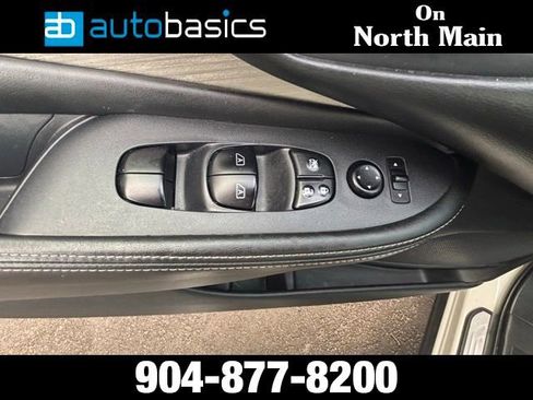 Used 2018 Nissan Murano SV FWD image 26