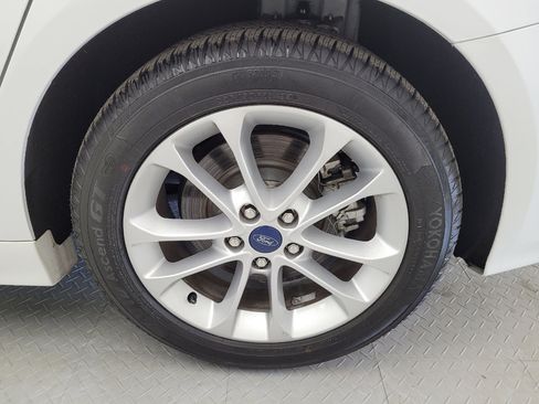 Used 2019 Ford Fusion Energi Titanium image 31