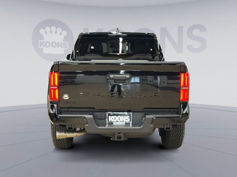 Used 2025 Toyota Tacoma TRD Off-Road w/ TRD Off Road Upgrade Package AWD/4WD image 10
