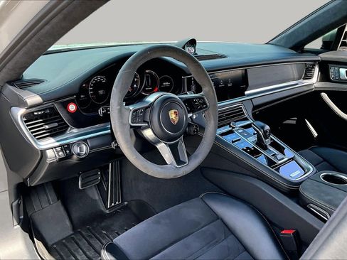Used 2019 Porsche Panamera GTS AWD/4WD image 18