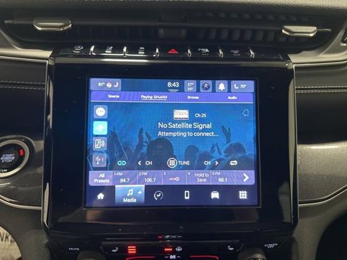 Used 2023 Jeep Grand Cherokee L Altitude image 25