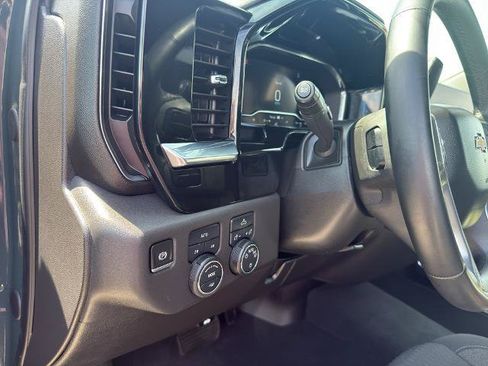 Used 2025 Chevrolet Silverado 1500 LT AWD/4WD image 16