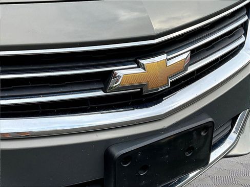 Used 2019 Chevrolet Impala LT FWD image 30