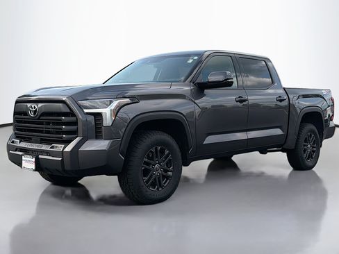 Used 2023 Toyota Tundra SR5 w/ SR5 Convenience Package AWD/4WD image 12