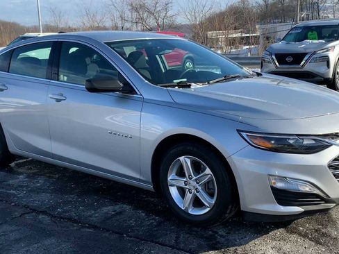 Certified 2021 Chevrolet Malibu LS image 2