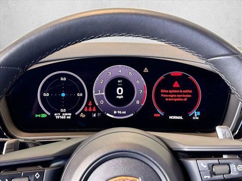 Certified 2025 Porsche Cayenne w/ Premium Package AWD/4WD image 15