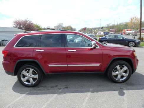 Used 2013 Jeep Grand Cherokee Overland image 6