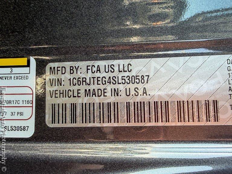 Certified 2025 Jeep Gladiator Mojave AWD/4WD image 33