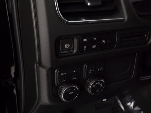 Used 2023 Chevrolet Suburban RST image 37