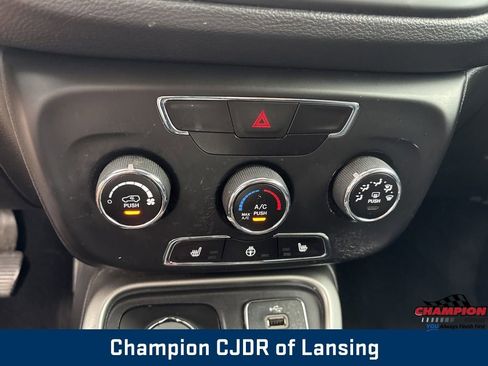 Used 2018 Jeep Compass Latitude w/ Cold Weather Group image 29