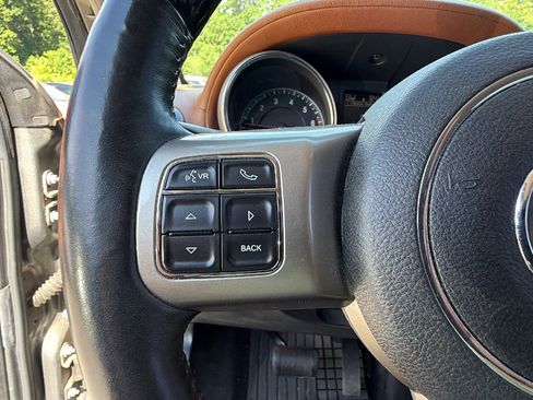 Used 2012 Jeep Grand Cherokee Overland Summit RWD image 28