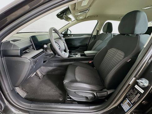 Used 2025 Kia K5 LXS image 13
