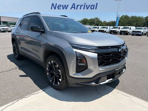 Used 2026 Chevrolet Equinox RS AWD/4WD image 3