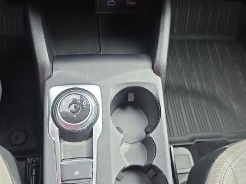 Used 2022 Ford Escape SE w/ SE Sport Appearance Package image 13