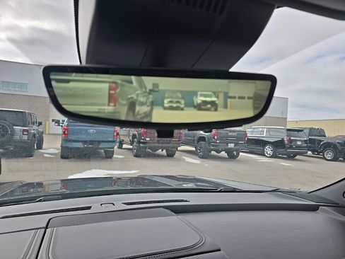 Used 2025 GMC Yukon XL Denali Ultimate image 26