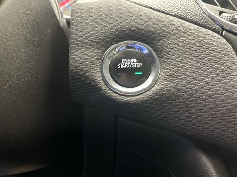 Used 2017 Chevrolet Cruze LT w/ Convenience Package image 18