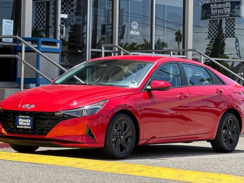 Used 2021 Hyundai Elantra SEL FWD image 8