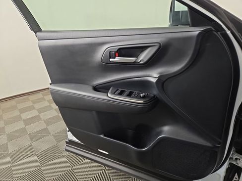 Used 2023 Toyota Crown AWD/4WD image 30