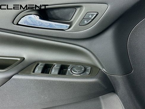 Used 2024 Chevrolet Equinox LT image 25