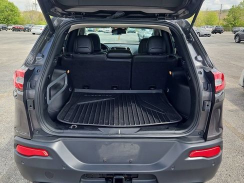 Used 2016 Jeep Cherokee High Altitude w/ Luxury Group image 8