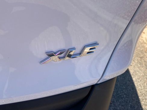 Used 2022 Toyota RAV4 XLE FWD image 15