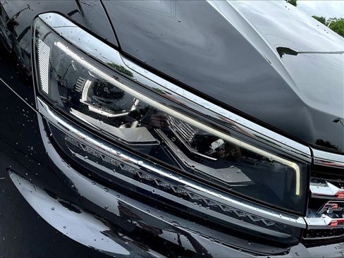Used 2020 Volkswagen Tiguan SEL Premium R-Line AWD/4WD image 32