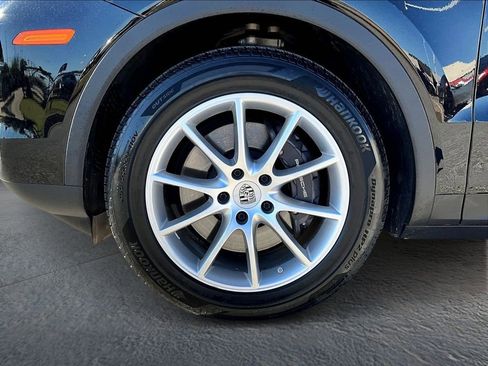 Certified 2024 Porsche Cayenne image 11
