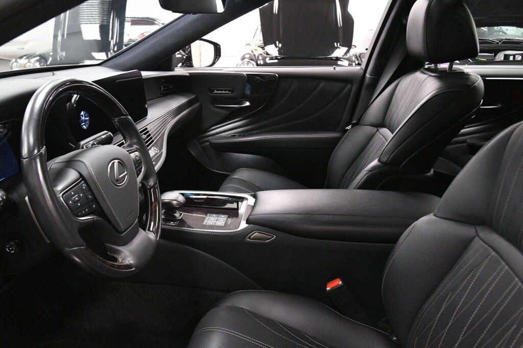 Used 2023 Lexus LS 500 AWD image 21