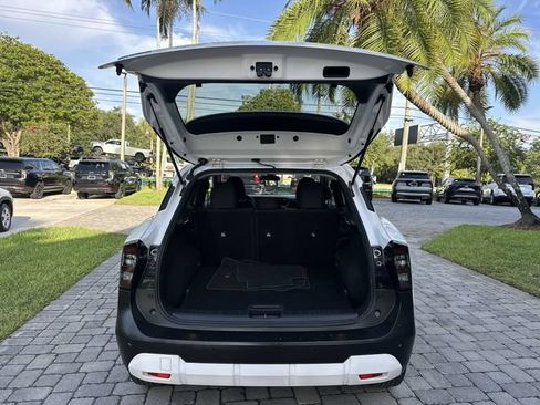 Used 2025 Nissan Kicks SV FWD image 28
