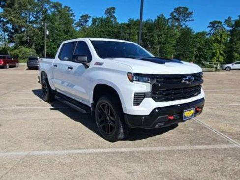 Used 2022 Chevrolet Silverado 1500 LT Trail Boss w/ Convenience Package II image 2