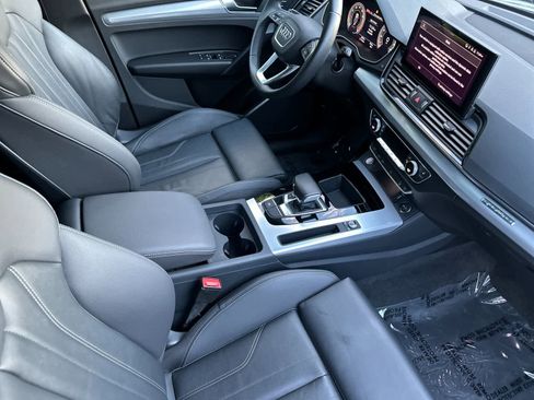 Used 2025 Audi Q5 2.0T Premium image 16